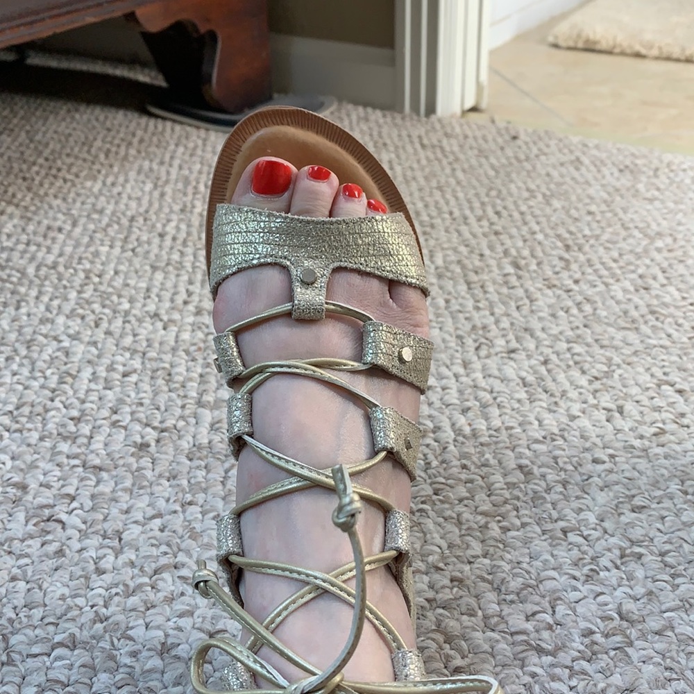 DOLCE VITA GOLD LIZARD GLADIATOR SANDALS 6.5M LTHR